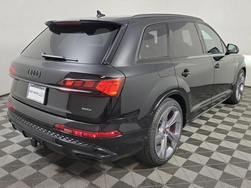 Mythos Black Metallic 2026 Audi Q7 55 Prestige