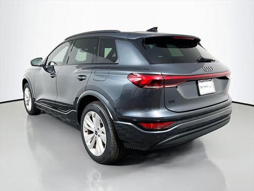 2025 Audi Q6 e-tron Premium Plus