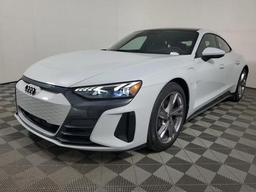 Suzuka Gray Metallic 2023 Audi e-tron GT Premium Plus quattro