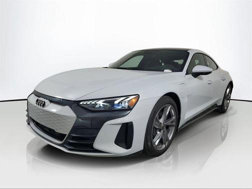 Suzuka Gray Metallic 2023 Audi e-tron GT Premium Plus quattro