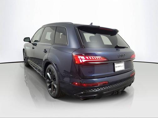Waitomo Blue Metallic 2026 Audi Q7 55 Premium Plus