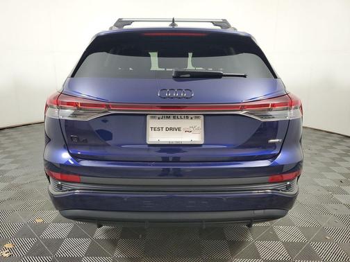 Navarra Blue Metallic 2023 Audi Q4 e-tron Prestige 50 quattro