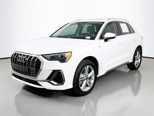 2022 Audi Q3 45 S line Premium