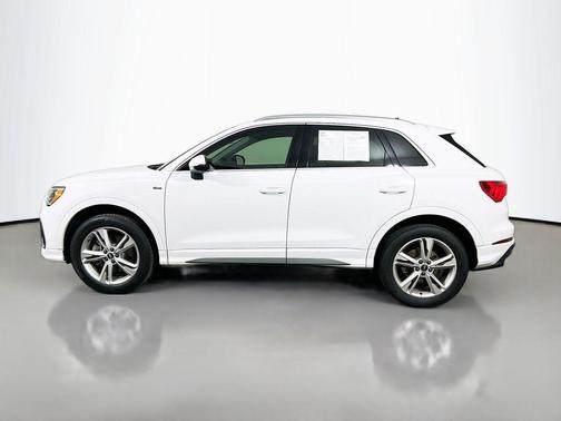 2022 Audi Q3 45 S line Premium