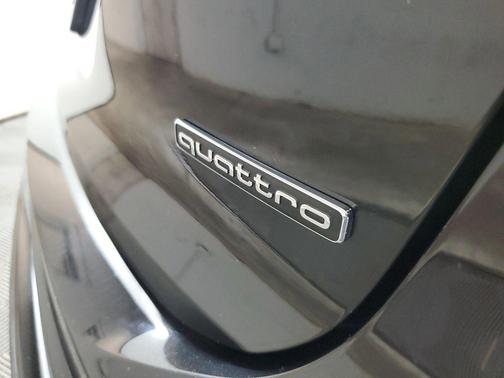 Mythos Black Metallic 2023 Audi Q4 e-tron Premium Plus 50 quattro