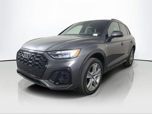 Daytona Gray Pearl Effect 2025 Audi Q5 45 S line Premium