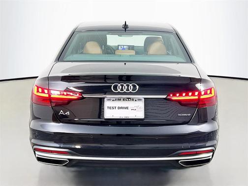 2023 Audi A4 45 S line Premium