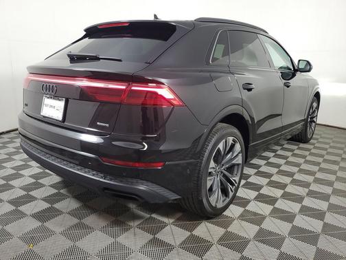 Mythos Black Metallic 2025 Audi Q8 55 Premium