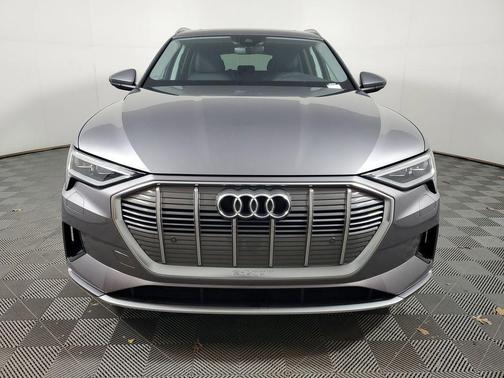 2022 Audi e-tron Premium