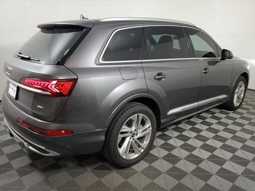 2022 Audi Q7 45 Premium
