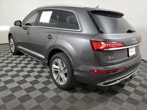 2022 Audi Q7 45 Premium