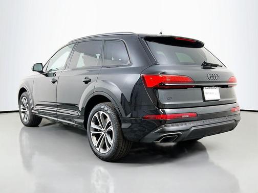 2026 Audi Q7 45 Premium