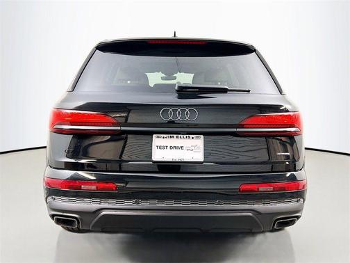 2026 Audi Q7 45 Premium