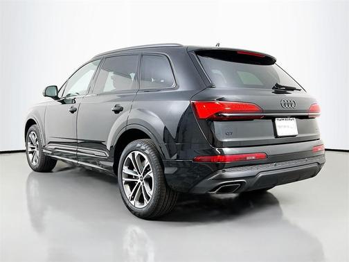 2026 Audi Q7 45 Premium