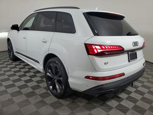 2025 Audi Q7 55 Premium Plus