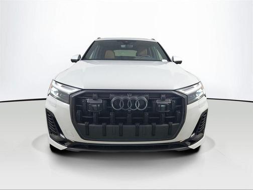 Glacier White Metallic 2025 Audi Q7 55 Premium Plus