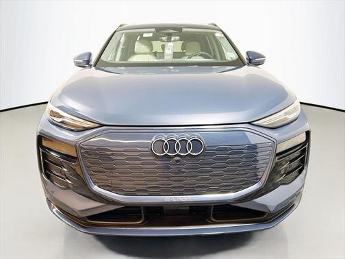 2025 Audi Q6 e-tron Premium quattro