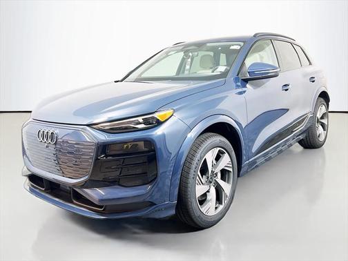 2025 Audi Q6 e-tron Premium quattro