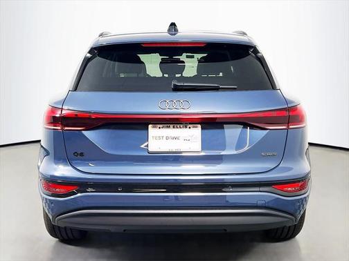 2025 Audi Q6 e-tron Premium quattro