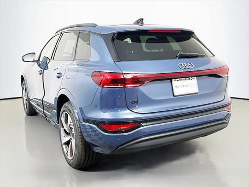 2025 Audi Q6 e-tron Premium quattro