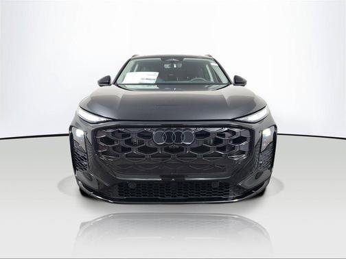 Mythos Black Metallic 2026 Audi Q3 TFSI quattro S tronic
