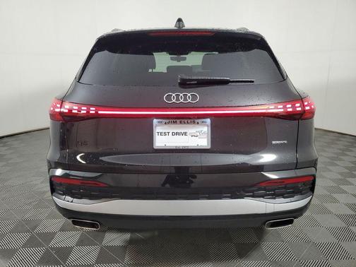 Mythos Black Metallic 2026 Audi Q5 Premium Plus TFSI quattro S tronic