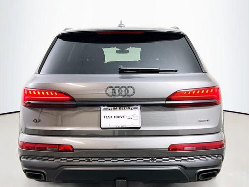 2026 Audi Q7 45 Premium Plus