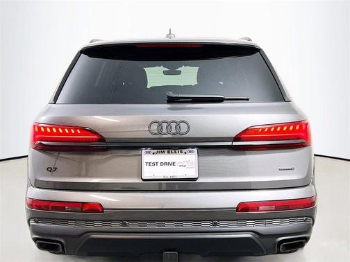 2026 Audi Q7 45 Premium Plus