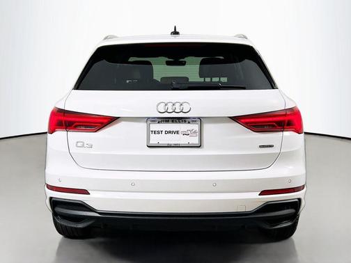 2024 Audi Q3 Premium 45 TFSI S line quattro Tiptronic