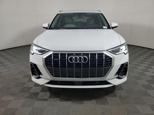 2024 Audi Q3 Premium 45 TFSI S line quattro Tiptronic