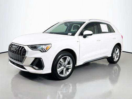 2024 Audi Q3 Premium 45 TFSI S line quattro Tiptronic