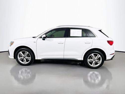 2024 Audi Q3 Premium 45 TFSI S line quattro Tiptronic