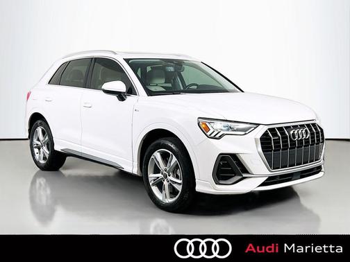 2024 Audi Q3 Premium 45 TFSI S line quattro Tiptronic