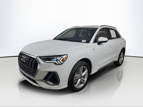 2024 Audi Q3 Premium 45 TFSI S line quattro Tiptronic
