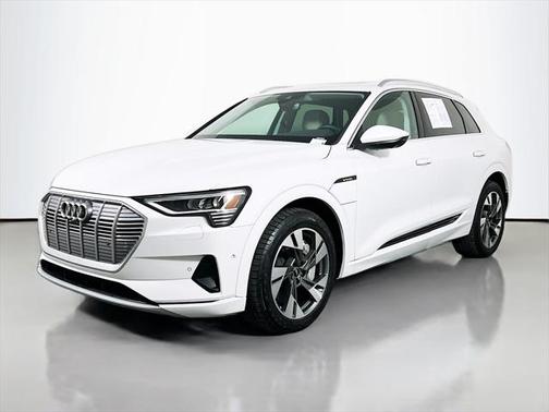 2021 Audi e-tron Premium Plus