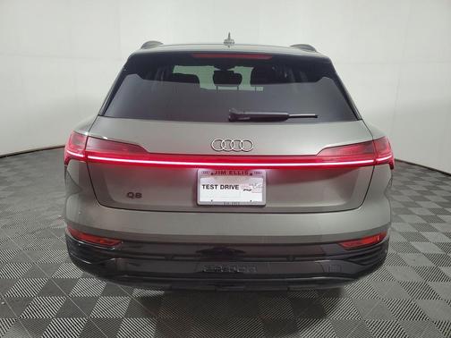 2024 Audi Q8 e-tron Premium Plus