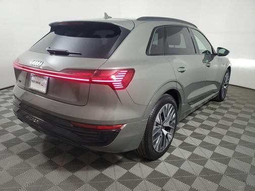 2024 Audi Q8 e-tron Premium Plus
