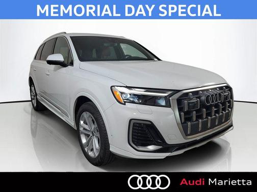 Glacier White Metallic 2025 Audi Q7 45 Premium