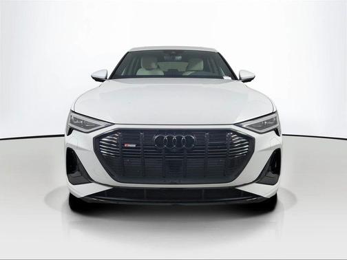 Glacier White 2023 Audi e-tron Sportback S line Premium Plus