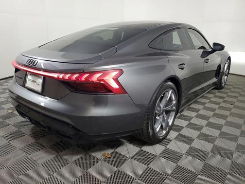 2022 Audi e-tron GT Prestige