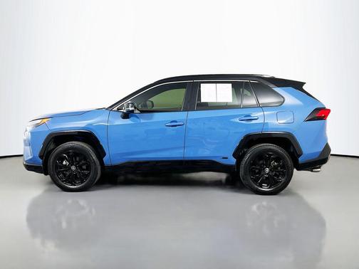 2022 Toyota RAV4 Hybrid SE