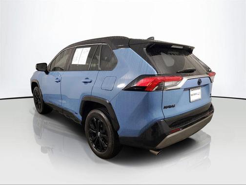 2022 Toyota RAV4 Hybrid SE