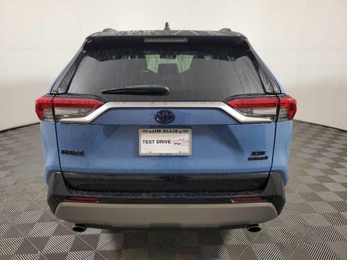 2022 Toyota RAV4 Hybrid SE