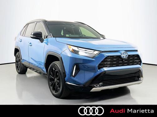 2022 Toyota RAV4 Hybrid SE