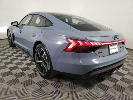 Kemora Gray Metallic 2024 Audi RS e-tron GT quattro