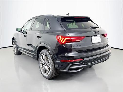 2025 Audi Q3 45 S line Premium Plus
