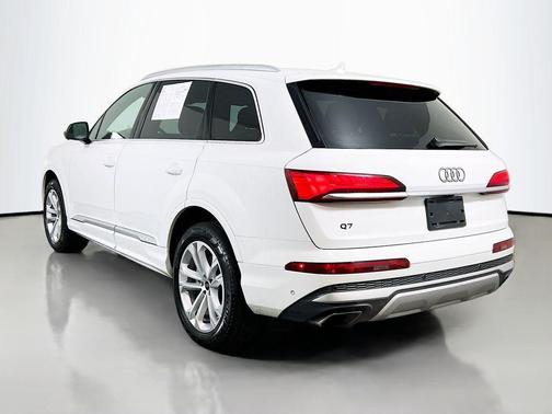 2025 Audi Q7 55 Premium Plus