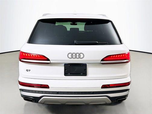 2025 Audi Q7 55 Premium Plus