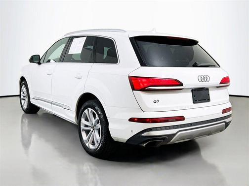 2025 Audi Q7 55 Premium Plus