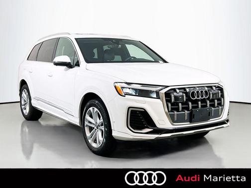 2025 Audi Q7 55 Premium Plus